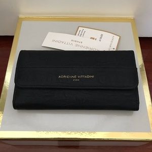 NWT Adrienne Vittadini Wallet